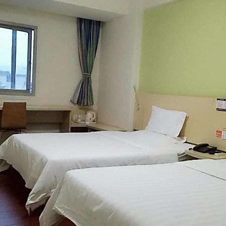 7Days Inn Shenzhen East Railway Station Bu Ji Street Шэньчжэнь Экстерьер фото